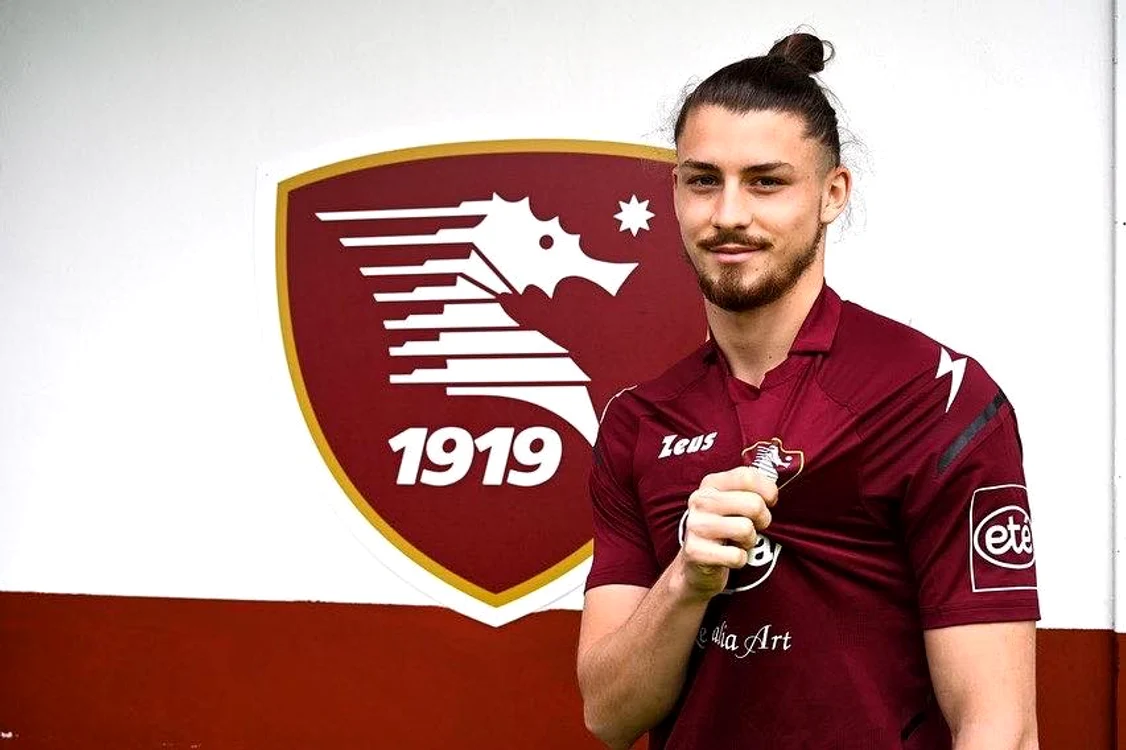 Radu Drăgușin a fost prezentat de Salernitana