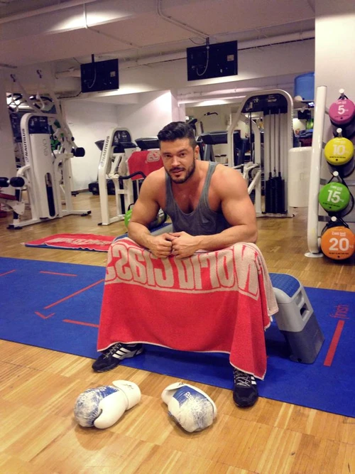 A intrat în sala de forţă alături de prietenul săuFoto Blitz