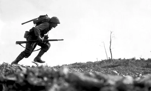 Mitul Germany first   adică distrugerea Germaniei Naziste ar fi fost prioritatea celui de al Doilea Razboi Mondial png