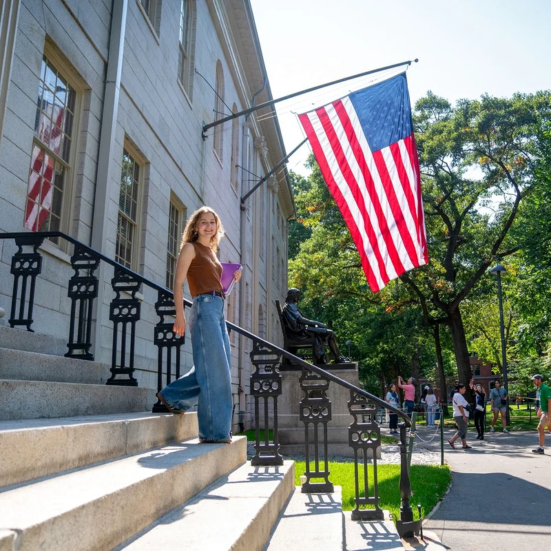 Prințesa Elisabeta a Belgiei face masterul la Harvard, Instagram 