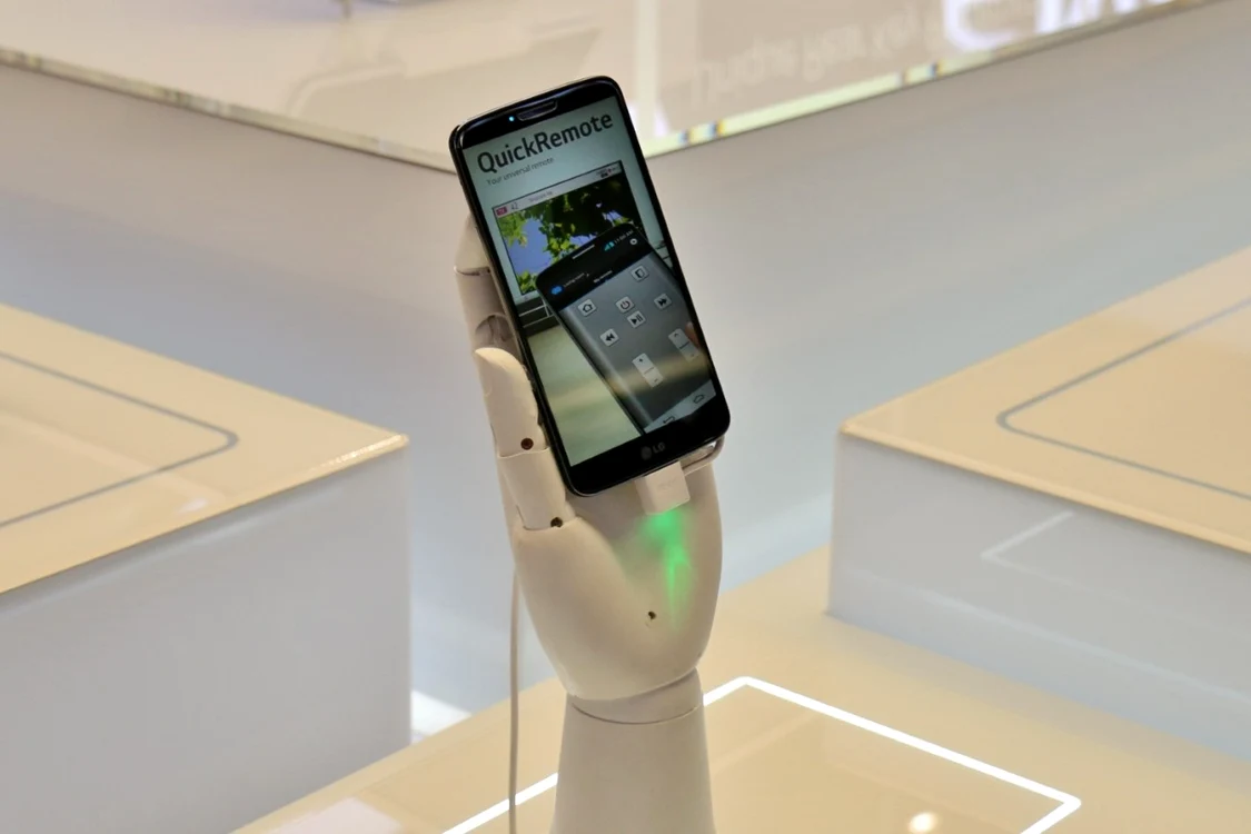 LG are un nou smartphone împotriva rivalilor şi G2 se descurcă decent. FOTO Răzvan Băltăreţu/Adevărul