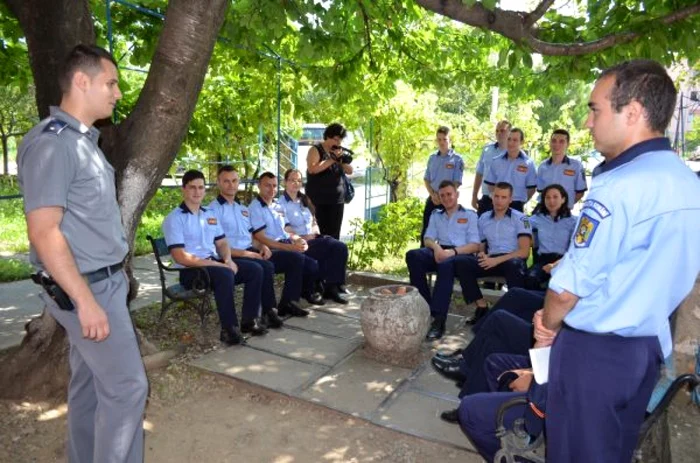 Studenţii în practică la Poliţia de Frontieră Mehedinţi