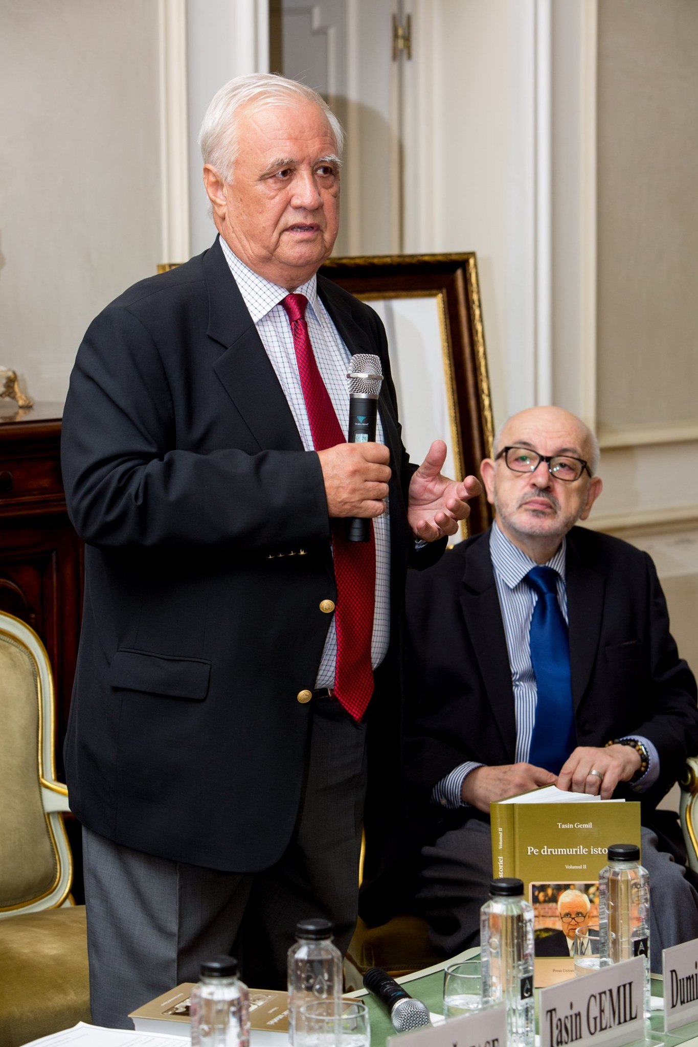 Fostul ambasador al României este umilit de un medic la Spitalul Județean Constanța prin cererea de a fi adresat ca „domnul doctor” Fostul ambasador al României este umilit de un medic la Spitalul Județean Constanța prin cererea de a fi adresat ca „domnul doctor”