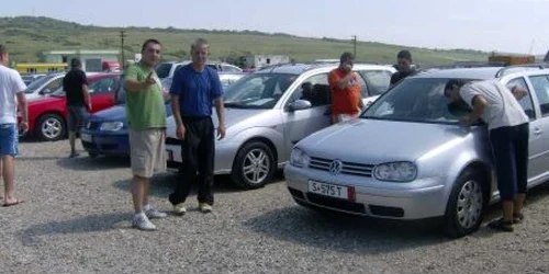 Cea mai mare scădere s-a înregistrat la numărul de autorizaţii provizorii