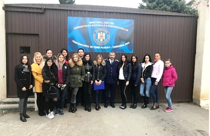 Cele mai emoţionante momente sunt acelea în care deţinutele povestesc despre viaţa de familie sau viaţa pe care au avut-o anterior condamnării, în general, precum şi circumstanţele care le-au condus la săvârşirea faptelor penale.
