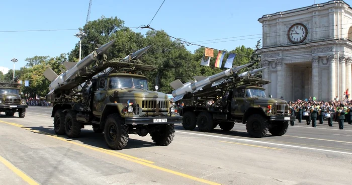 Potrivit experţilor, armata moldovenească are militari slab pregătiţi şi tehnică învechită FOTO Tudor Iovu