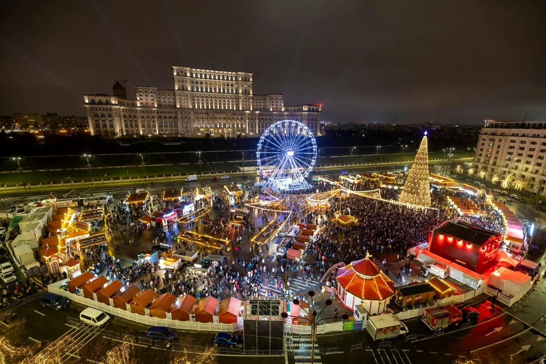 Târgul de Crăciun din Piața Constituției în 2024