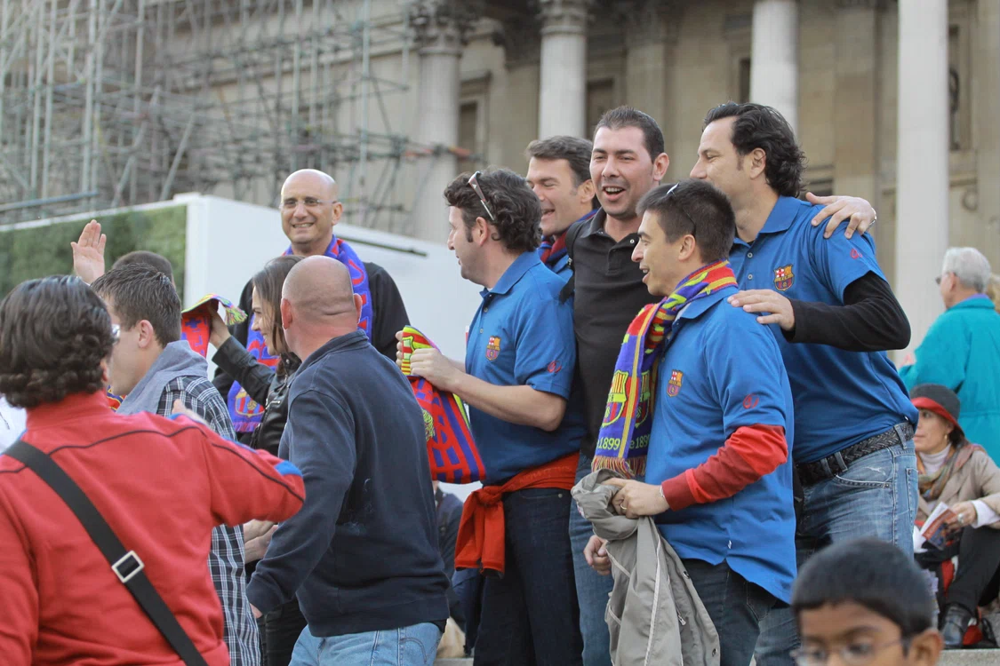 LIGA CAMPIONILOR LA FOTBAL - Suporterii Barcelonei, în Trafalgare Square * Foto: Marian Burlacu