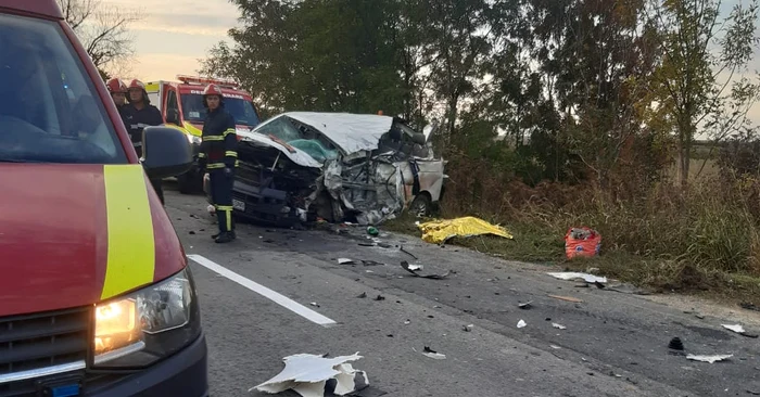Doi morți și șase răniți, într-un accident produs în Slobozia Moara. FOTO ISU Dâmbovița