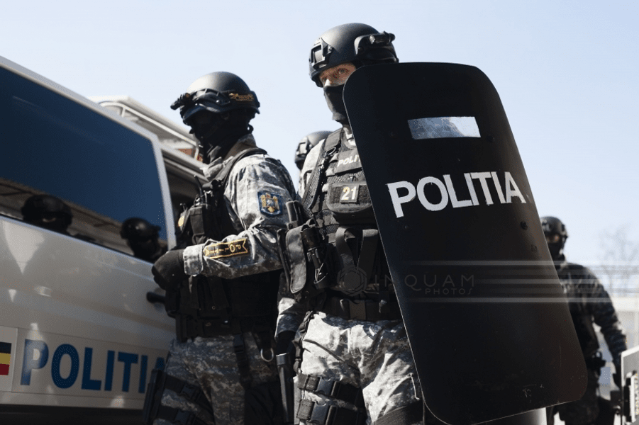 Funcționari și persoane bănuite că au luat bani din hrana şi cazarea refugiaţilor ucraineni. 17 percheziții la Baia Mare