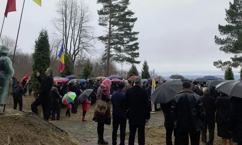 Victimele Masacrului de la Fântâna Albă, comemorate în pădurea Varnița din regiunea Cernăuți / VIDEO jpeg