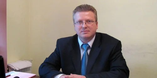 Avocatul Ciprian Chende îi sfătuieşte pe oameni să se adreseze în scris primăriei referitor la taxele şi impozitele locale pe care le au