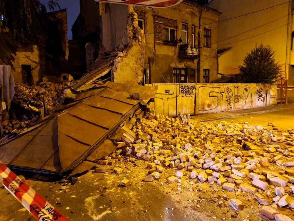 Clădire prăbuşită pe strada Barasch, FOTO Poliţia Capitalei