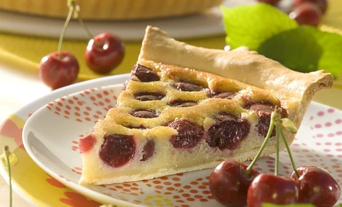 tarta pufoasa cu cirese jpeg