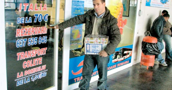 Dan Bumbac transportă săptămânal produsele trimise acasă de românii din Spania