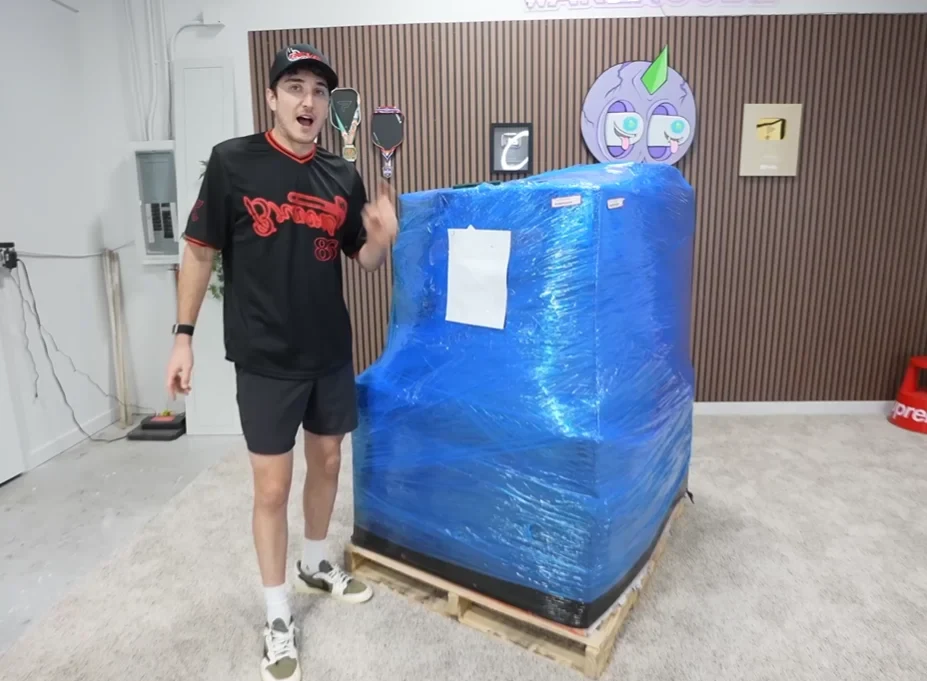 Ce a găsit un youtuber din Georgia într-un palet cu produse Apple returnate pe care a plătit 1.300 de euro