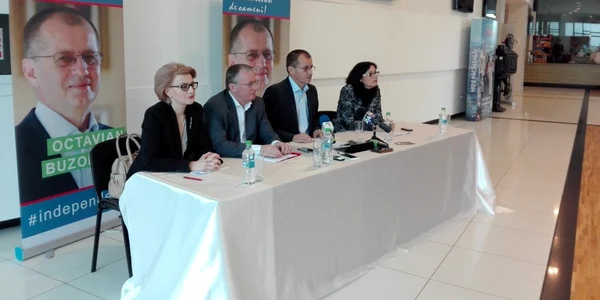 conferinta octavian buzoianu foto
