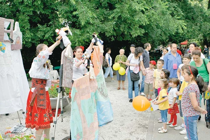 Distracţia la Divertiland începe la ora 11.00 şi se termină la ora 20.00