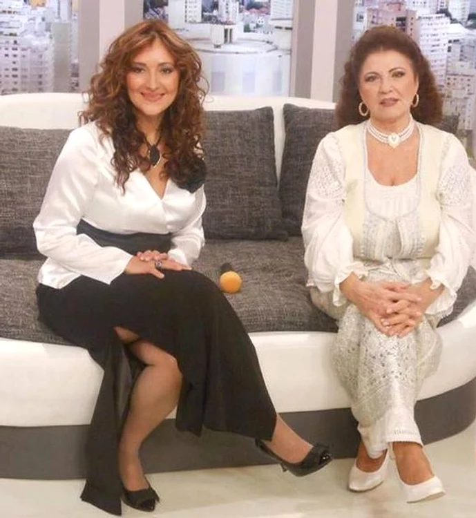 
    Abigail si Irina Loghin  