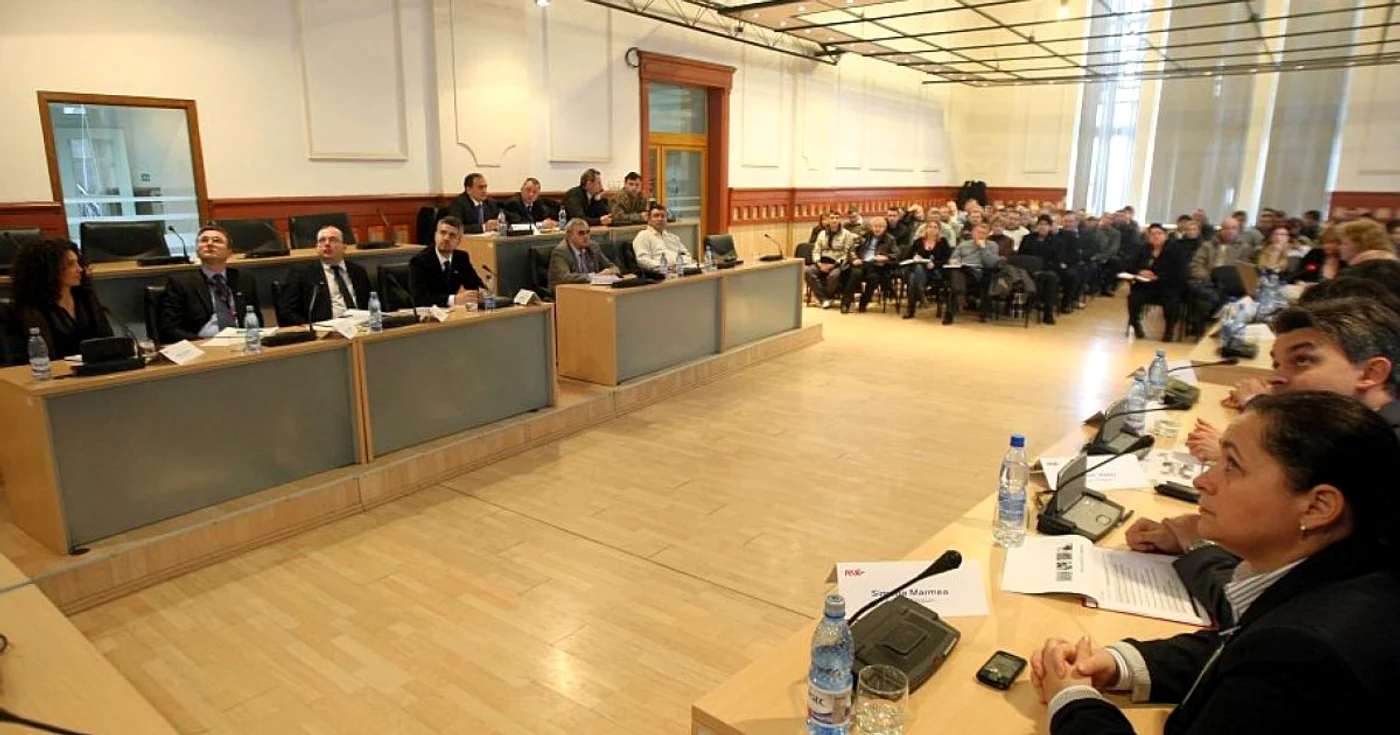 Sala de şedinţe de la Primărie