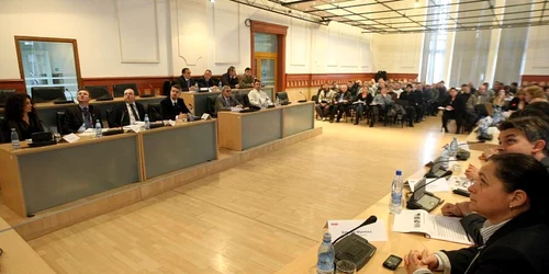 Sala de şedinţe de la Primărie