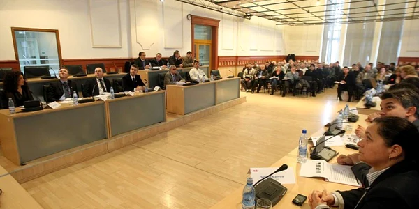 Sala de şedinţe de la Primărie