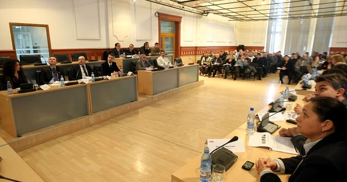 Sala de şedinţe de la Primărie