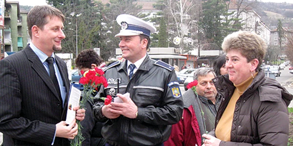 Poliţiştii au fost gentili astăzi cu şoferiţele din Reşiţa