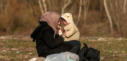 Refugiaţi se adună la graniţa dintre Turcia şi Grecia în Edirne Turcia FOTO EPA-EFE