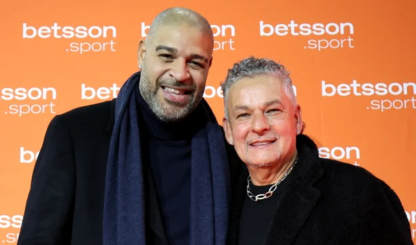 Adriano și Roberto Baggio, doi fotbaliști emblematici ai milanezilor. Foto Facebook Inter 