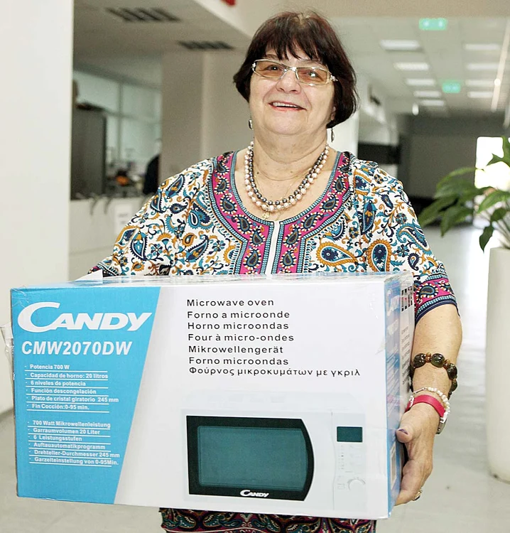 Adina Constanta a câştigat un cuptor cu microunde