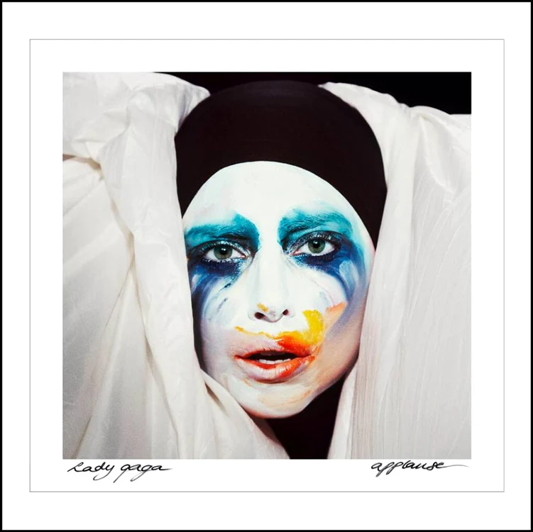 Noul album se numeşte "Applause" şi va fi lansat în 19 august