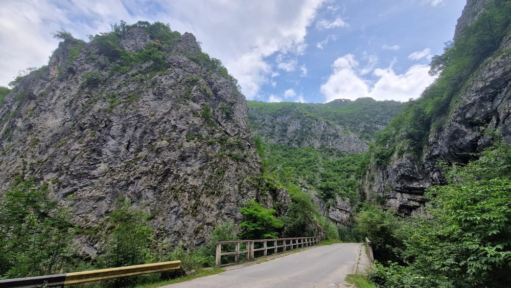 Drumul montan care traversează Munții Vâlcan prin Cheile Sohodolului, o nouă atracție pentru turiștii din toată lumea VIDEO
