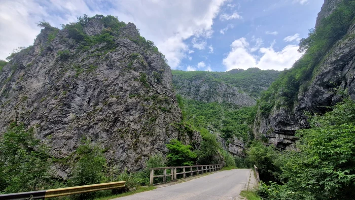 Drumul din Munții Vâlcan poate să devină o nouă atracție turistică Foto: Alin Ion