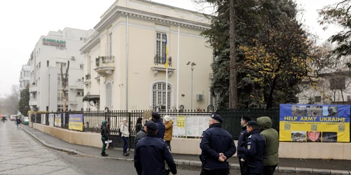 Plicuri suspecte la Ambasada Ucrainei FOTO Inquam Photos George Călin
