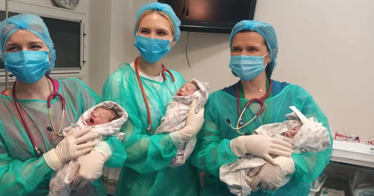 Un eveniment rar la Timișoara: Femeie însărcinată natural a adus pe lume tripleți Un eveniment rar la Timișoara: Femeie însărcinată natural a adus pe lume tripleți