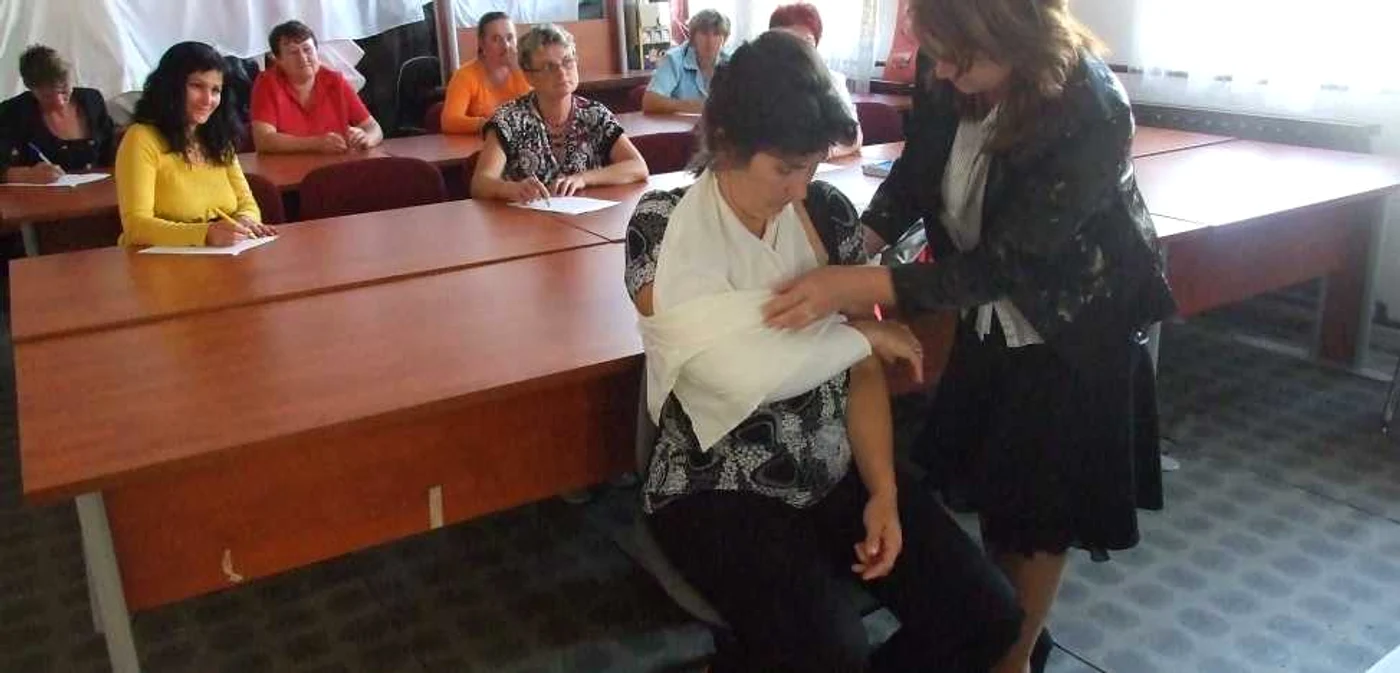 Satu Mare: Au lăsat sapa pentru a îngriji bolnavi în UE