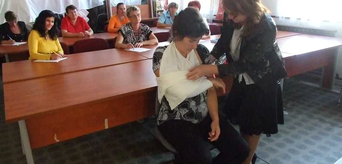 Satu Mare: Au lăsat sapa pentru a îngriji bolnavi în UE