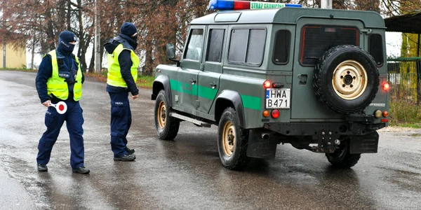 Poliția poloneză patrulează în satul Przewodow FOTO Profimedia jpg