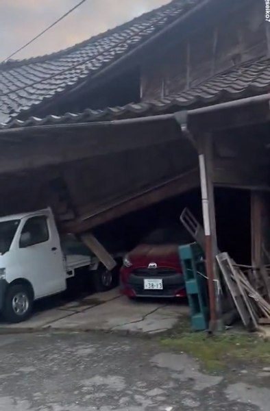 Începe operațiunea de căutare a victimelor cutremurului din Japonia, "îngropate de vii" sub dărâmături VIDEO