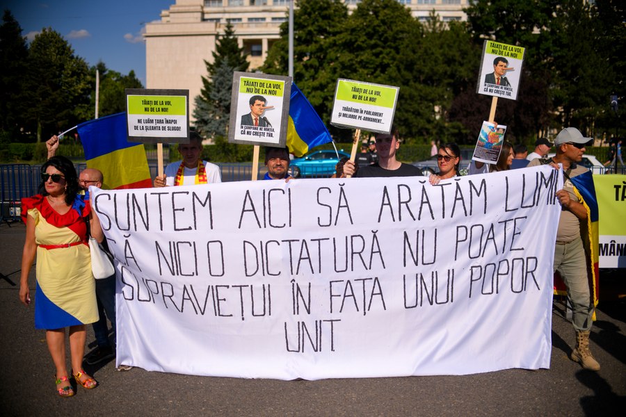 Săptămână de foc pentru guvernul Bolojan. Va trece pachetul al doilea de austeritate?