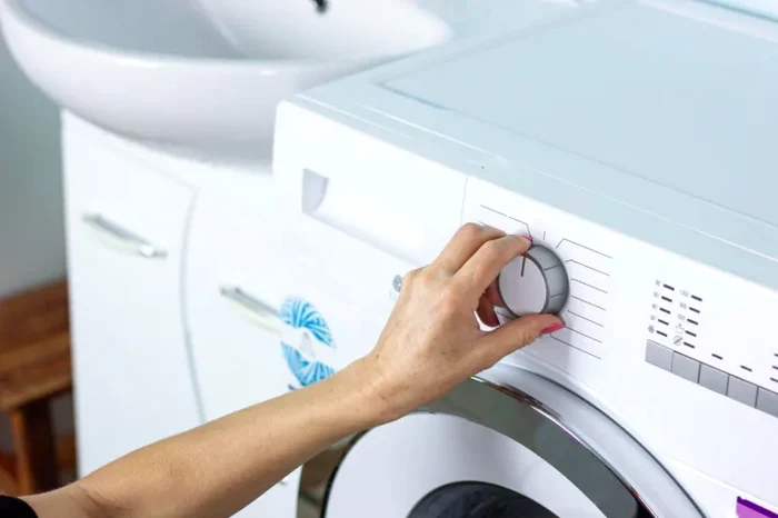 Reduceți factura la electricitate cu până la 40%.