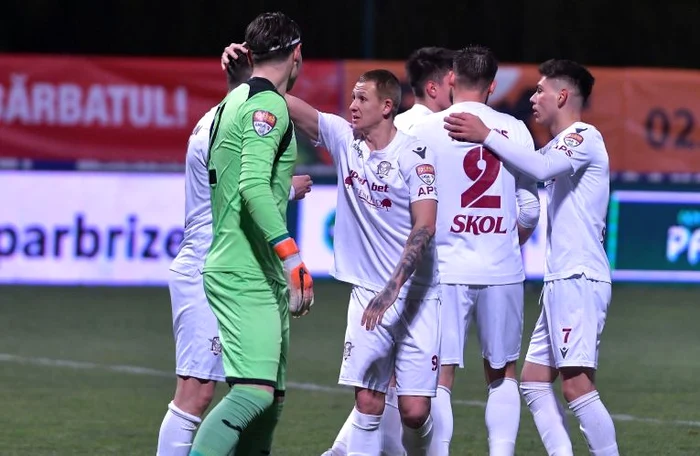 
    Rapidul va lupta pentru promovareFOTO: Sportpictures.eu  