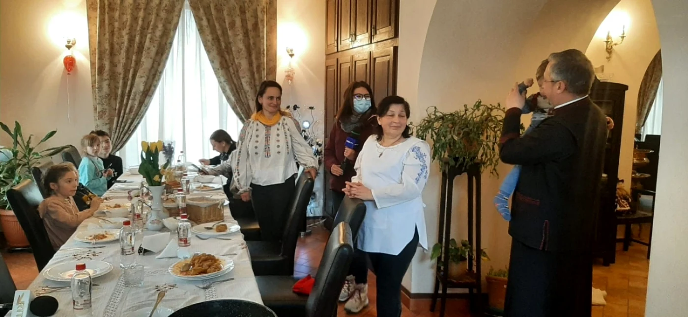 Ucraineni găzduiţi de un preot braşovean FOTO Ioan Buciumar
