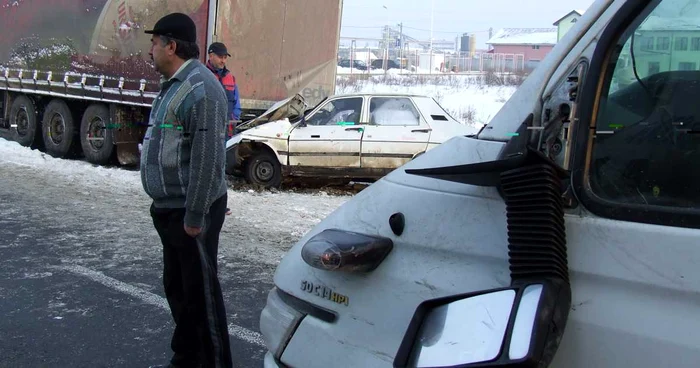 Şoferul a avut noroc că a scăpat cu viaţă