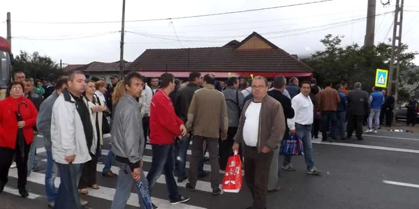 trafic blocat la iesire din drobeta turnu severin FOTO Corina Macavei