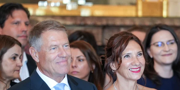 bijuteriile carmen iohannis   foto fb malvesky jpg
