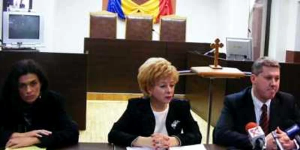 Cristina Văleanu, preşedinte al Curţii de Apel Iaşi (centru) Foto: www.iasiplus.ro