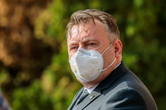 
    Cozile de ambulanțe din fața Spitalului Universitar București îți dau fioriFoto: Inquam Photos  