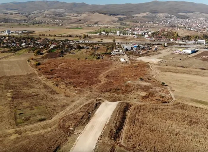 Zona fostei rampe de deşeuri este vizibilă în fotografiile realizate de la înălţime. Foto: ziarulunirea.ro